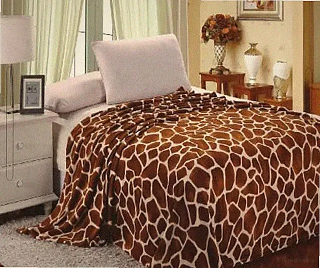 Giraffe Animal Print Flannel Throw Plush Cozy Super Soft Fleece Blanket Queen