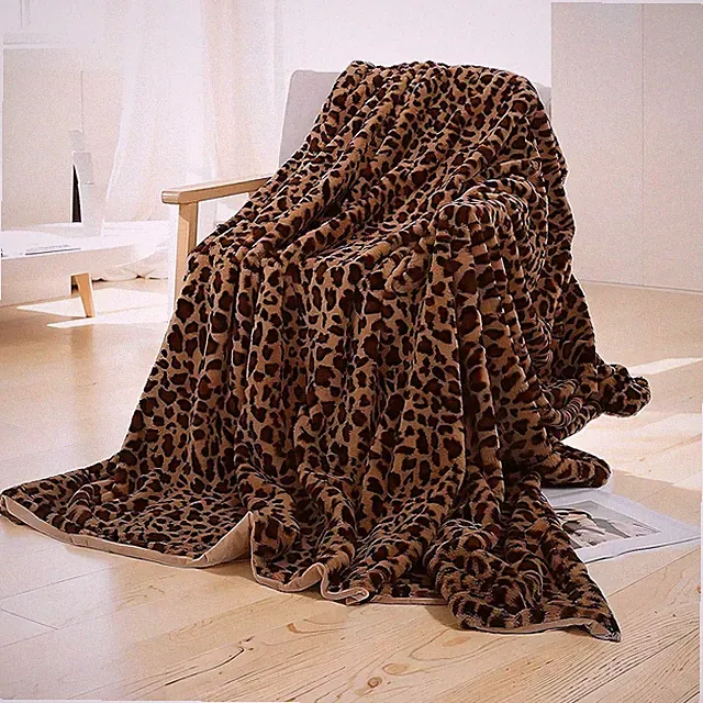 Luxurious Leopard Print Throw Blanket - Soft Faux Fur, 60''x80