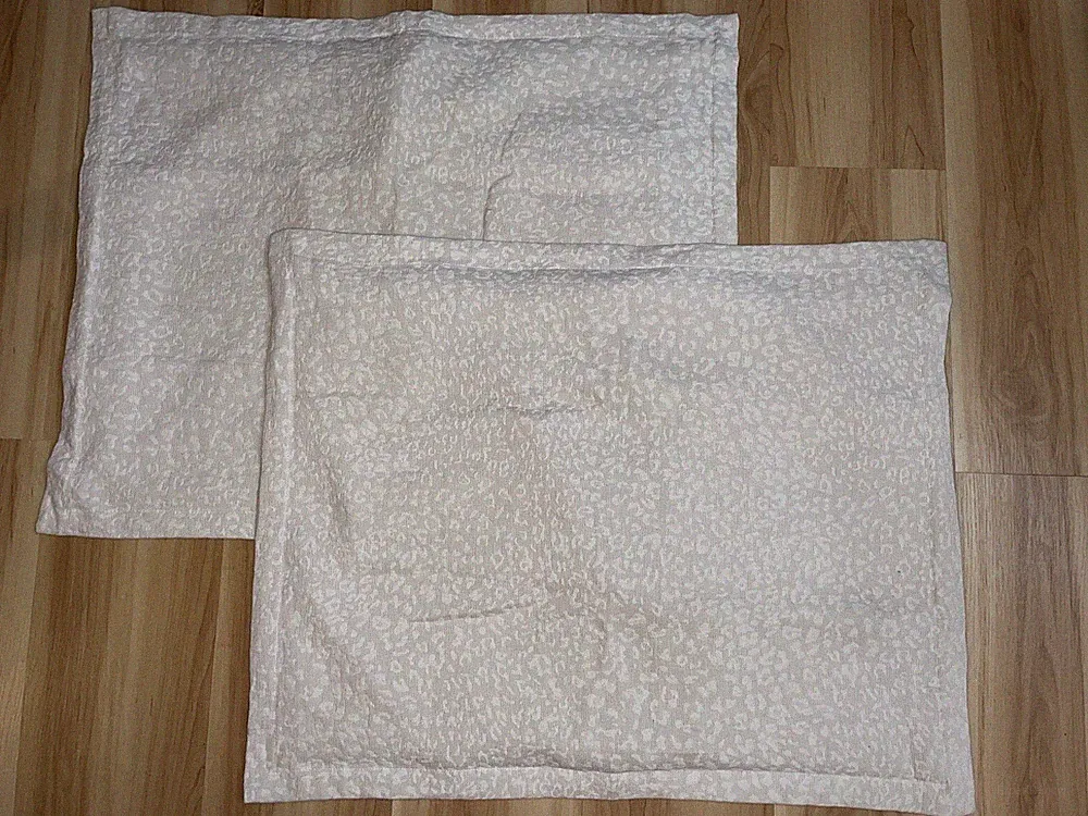 WAMSUTTA 100% Cotton Matelasse Animal Print Beige STANDARD Shams Set of 2 EUC
